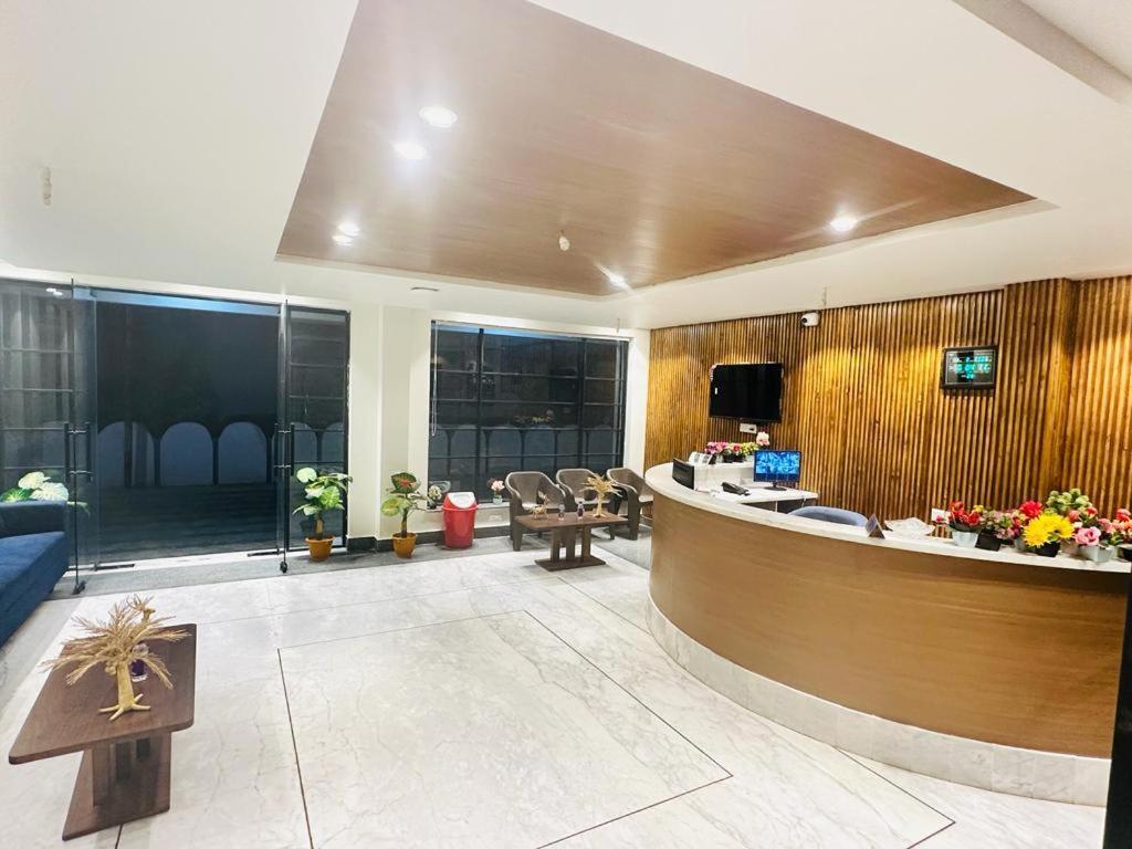 פורי Royal Beach International מראה חיצוני תמונה